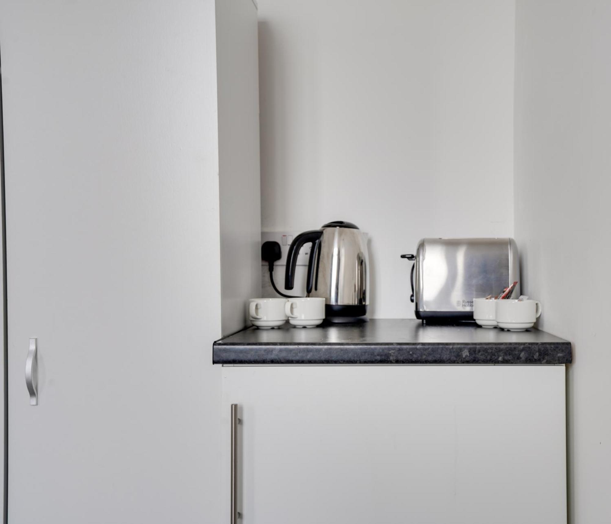 Homesly Guest Rooms, Comfortable En-Suite Guest Rooms With Free Parking And Self Check-In Berwick Upon Tweed Exterior photo